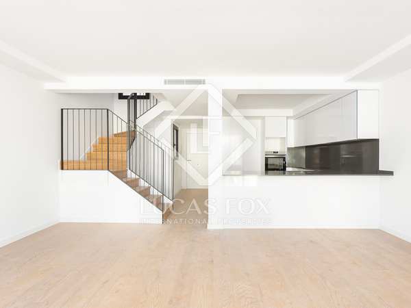102m² penthouse with 47m² terrace for sale in Eixample Right