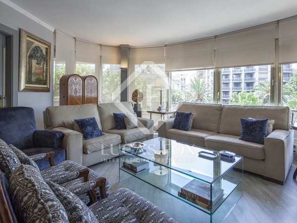 159m² apartment with 6m² terrace for rent in Gran Vía