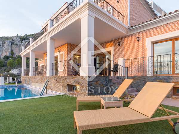833m² house / villa for sale in East Málaga, Málaga
