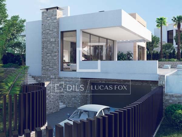 New 4-bedroom villa for sale in Nueva Andalucía with views