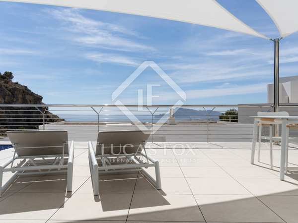 267m² house / villa with 95m² terrace for sale in Altea Town