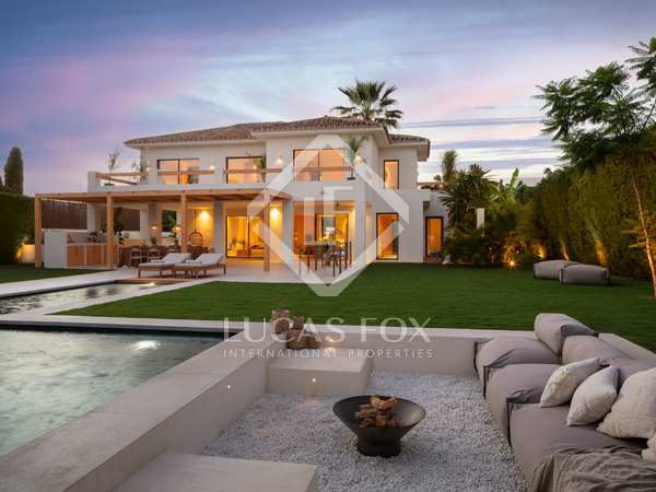 Huis / villa van 419m² te koop met 136m² terras in Nueva Andalucía