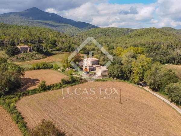 929m² country house with 20,000m² garden for sale in Alt Empordà
