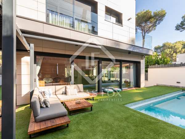 Casa / vila de 362m² à venda em Montmar, Barcelona