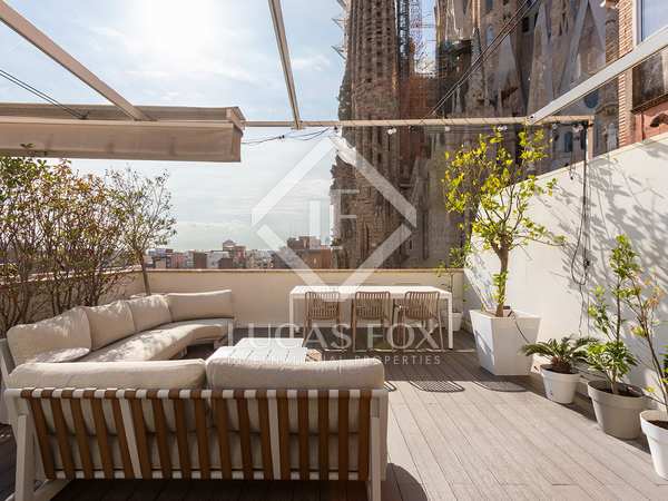 128m² penthouse with 52m² terrace for sale in Eixample Right