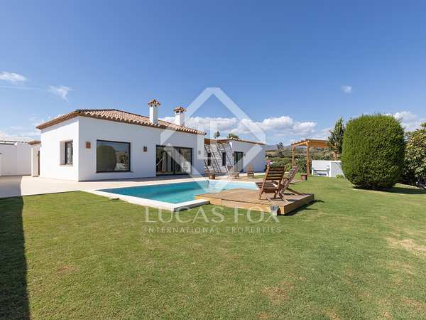 229m² house / villa for sale in Estepona, Costa del Sol
