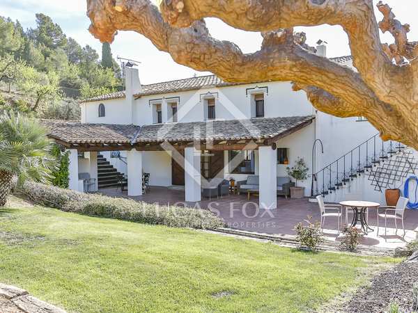 531m² country house for sale in Penedès, Barcelona