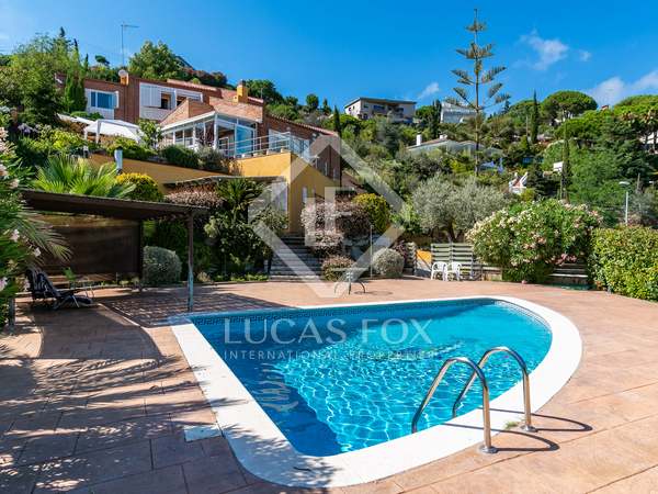 Villa de 340m² en venta en Alella, Maresme