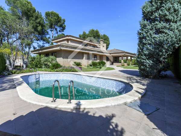 610m² house / villa with 110m² terrace for sale in La Eliana