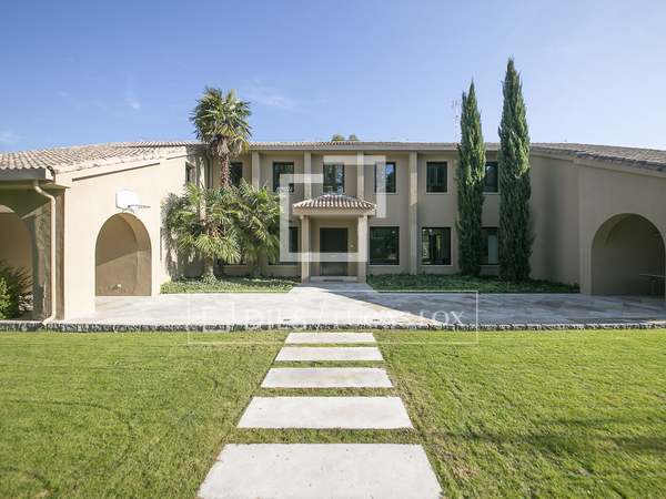 Casa / Vila de 877m² with 1,500m² Jardim à venda em Pozuelo