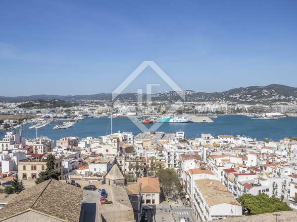 445m² dachwohnung mit 60m² terrasse zum Verkauf in Ibiza stadt