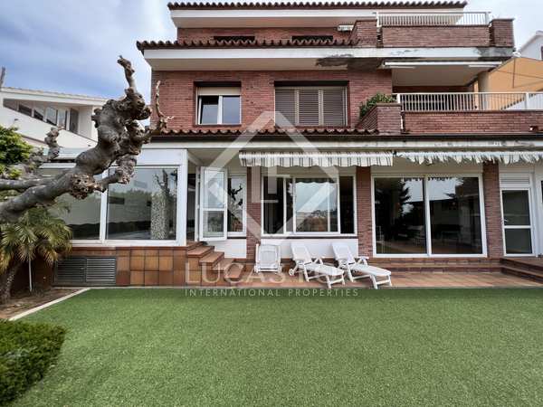 375m² house / villa with 300m² garden for sale in Canet de Mar
