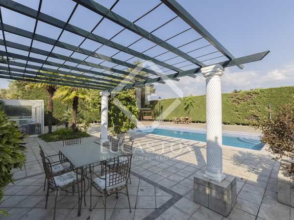 426m² house / villa with 1,150m² garden for sale in Boadilla Monte