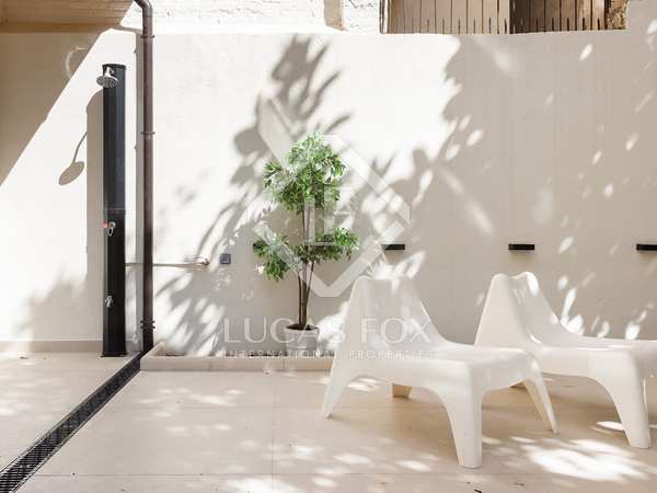 70m² apartment with 70m² terrace for sale in Sants