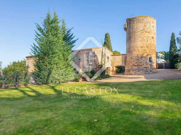 762m² country house for sale in Baix Empordà, Girona