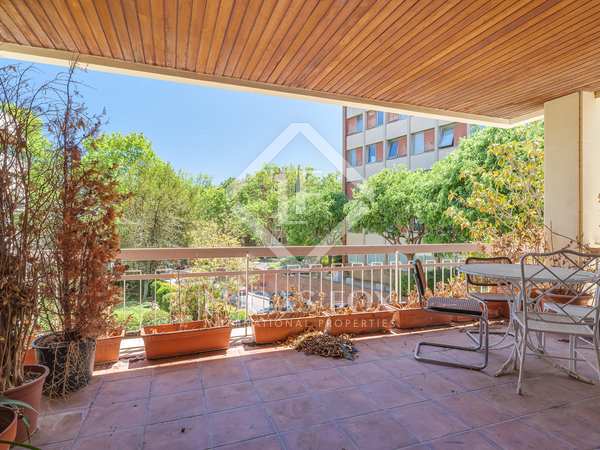 Appartamento di 176m² con 50m² terrazza in vendita a Pedralbes