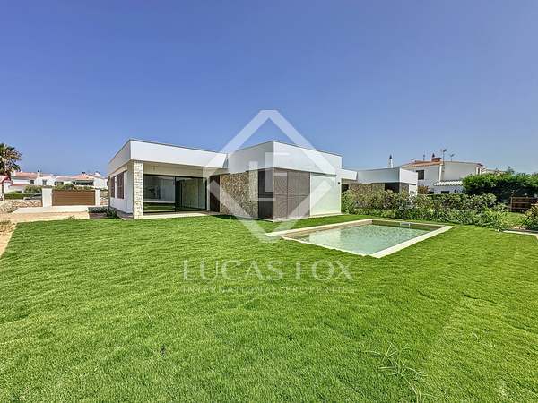 140m² house / villa for sale in Mercadal, Menorca