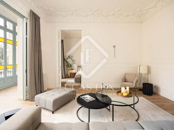 196m² apartment with 7m² terrace for sale in Eixample Right