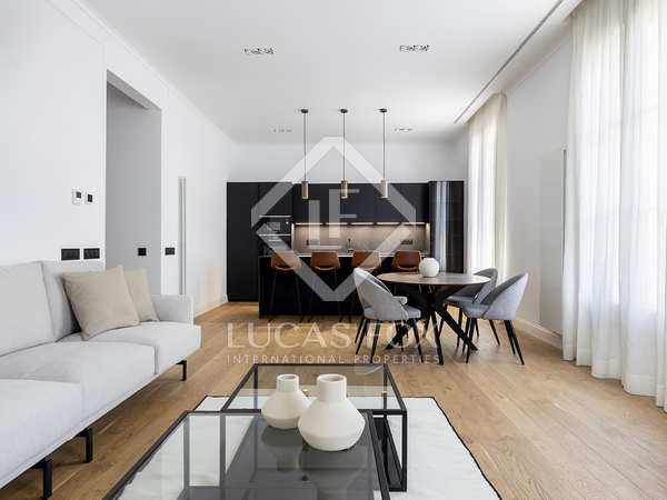 Apartmento de 140m² à venda em Eixample Right, Barcelona