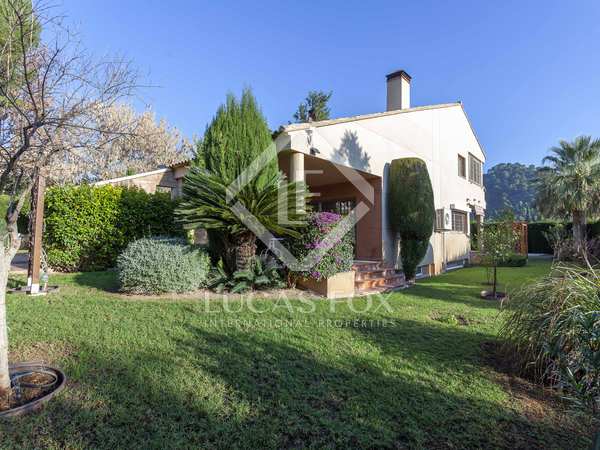 Villa van 320m² te huur met 134m² terras in Los Monasterios