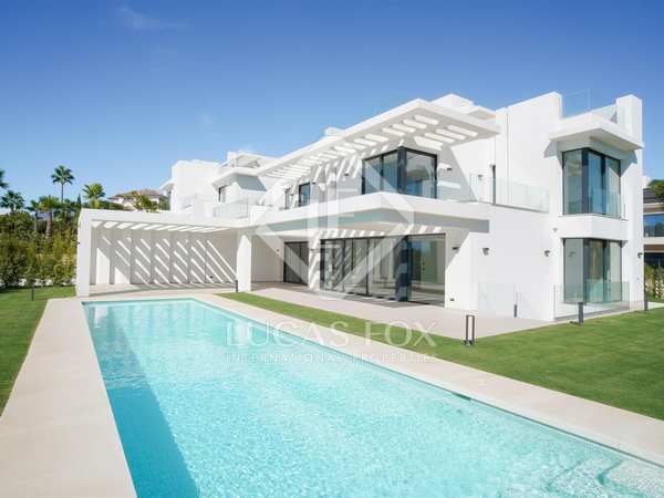 513m² house / villa for sale in New Golden Mile