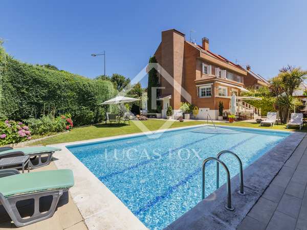 Villa van 259m² te koop met 403m² Tuin in Pozuelo, Madrid
