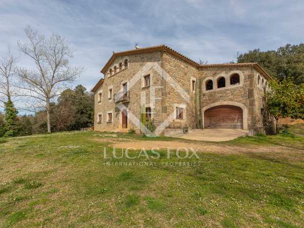 417m² country house with 10,000m² garden for sale in El Gironés