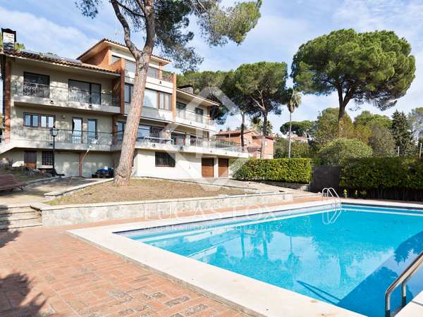 570m² house / villa with 960m² garden for sale in Valldoreix