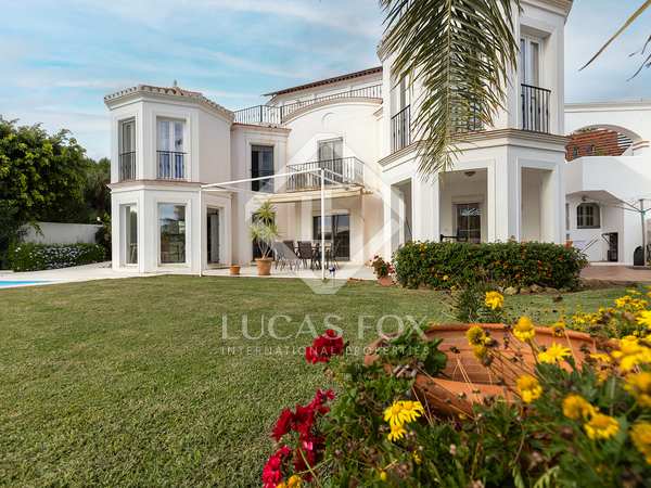 Casa / vil·la de 412m² en venda a Estepona Puerto
