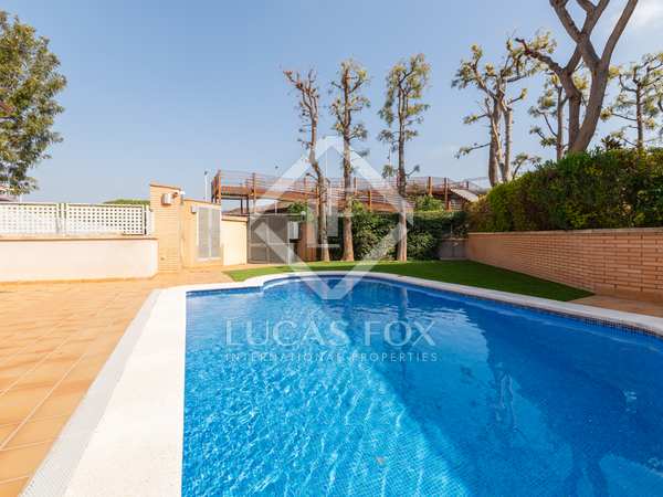 208m² house / villa for sale in La Pineda, Barcelona