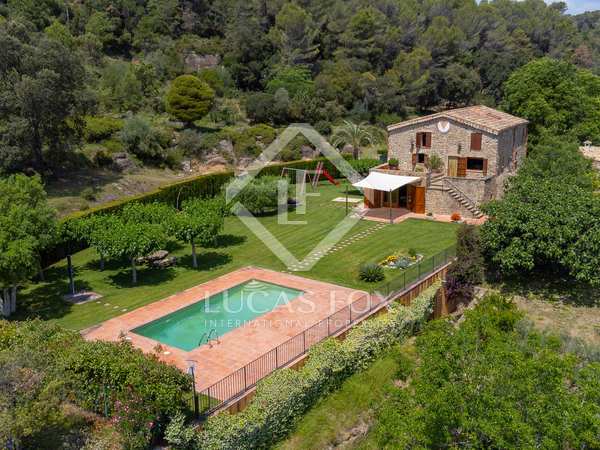 Casa rural de 322m² con 3,000m² de jardín en venta en Alt Empordà