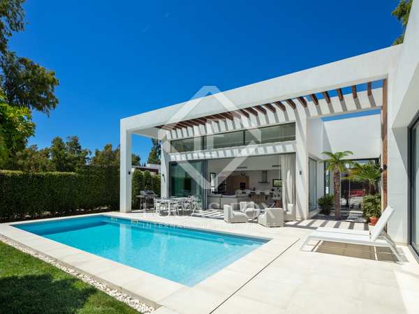 315m² house / villa with 67m² terrace for sale in New Golden Mile