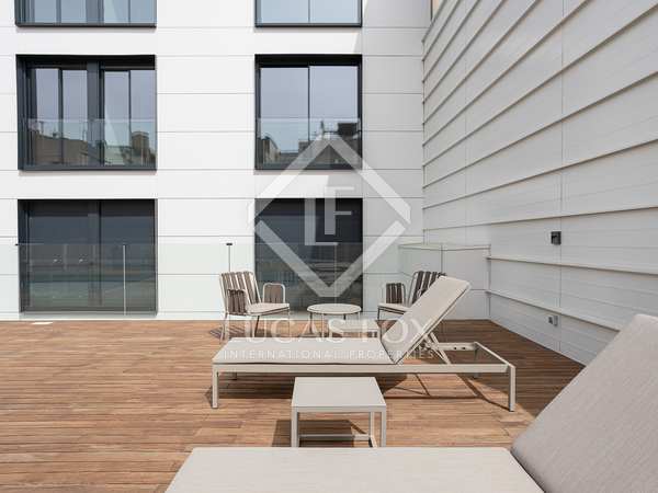 135m² apartment with 12m² terrace for rent in Sant Gervasi - Galvany