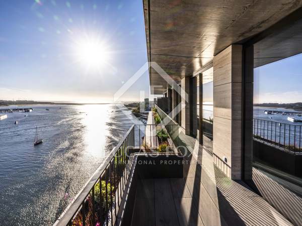 343m² apartment with 93m² terrace for prime sale in Foz do Douro