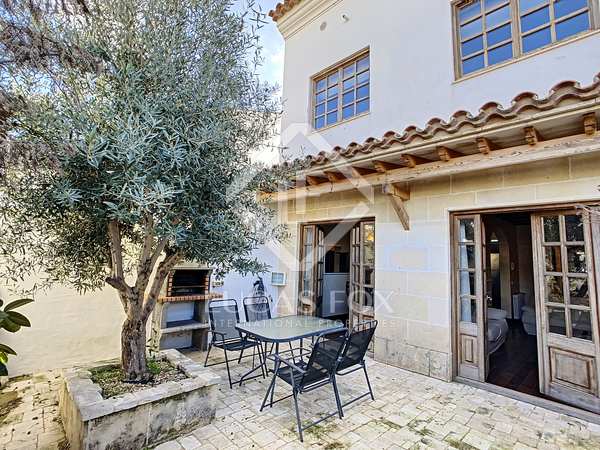 236m² house / villa with 30m² garden for sale in Sant Lluis