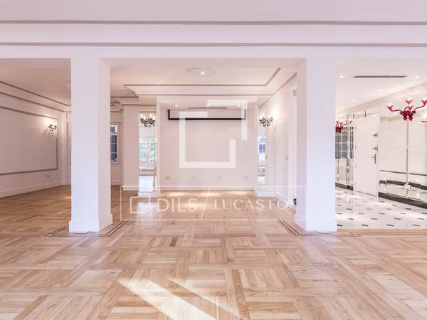 Apartmento de 322m² with 11m² terraço à venda em Almagro