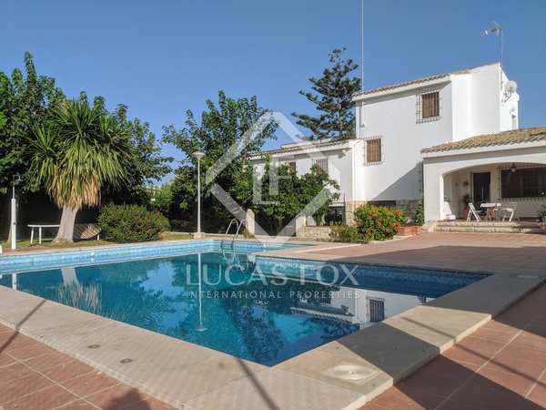 780m² house / villa with 800m² garden for sale in Playa San Juan