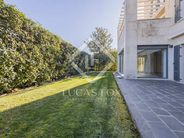 200m² apartment with 100m² garden for sale in Aravaca