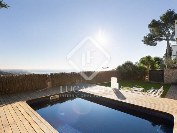 Casa / villa de 244m² en venta en Rat-Penat, Barcelona