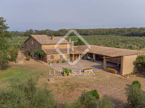 563m² country house for sale in El Gironés, Girona