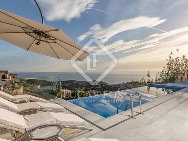 273m² house / villa with 20m² terrace for sale in Lloret de Mar / Tossa de Mar