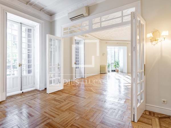 Appartement van 294m² te huur in Almagro, Madrid