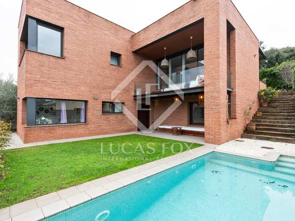393m² house / villa with 407m² garden for sale in La Floresta