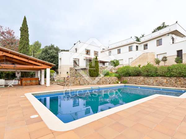 1,271m² house / villa with 2,465m² garden for sale in Sant Cugat