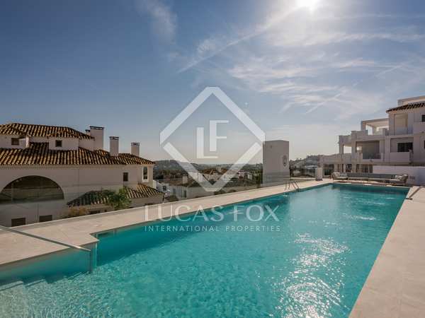 271m² penthouse with 110m² terrace for sale in Nueva Andalucía