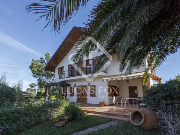 Casa / villa de 300m² en venta en El Bosque / Chiva