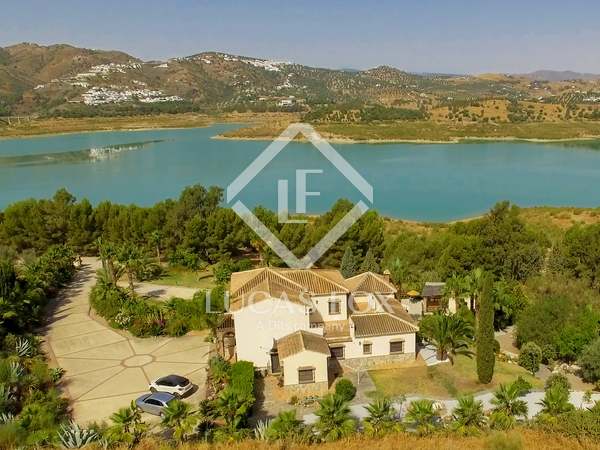 487m² country house for sale in Axarquia, Málaga