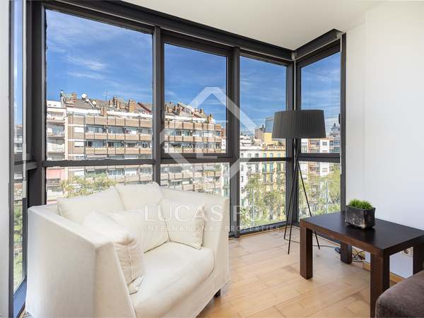 140m² apartment with 8m² terrace for sale in Eixample Left