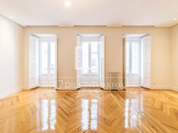 Appartement van 238m² te koop in Justicia, Madrid