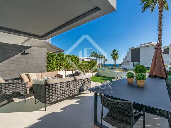 248m² apartment with 22m² garden for sale in Estepona city